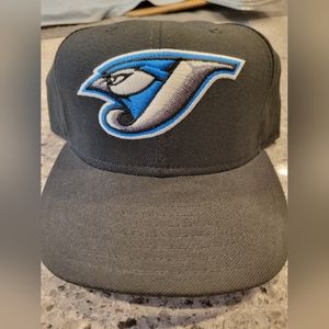 New Era Toronto Blue Jay's Fitted Hat Size 7 3/8
